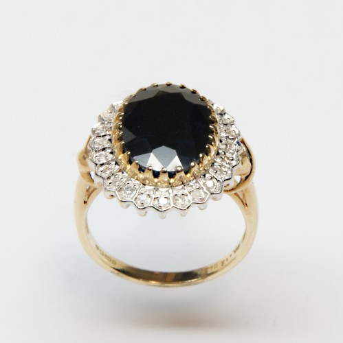 9ct Gold Sapphire/Diamond Ring